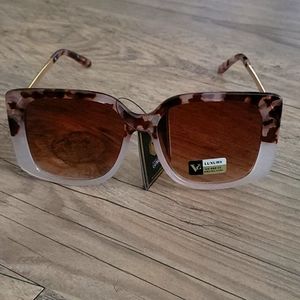 Square oversized sunglasses